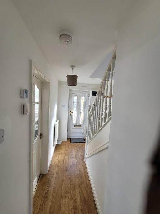 2 Bedroom End Of Terrace House Wellington  Exterior foto