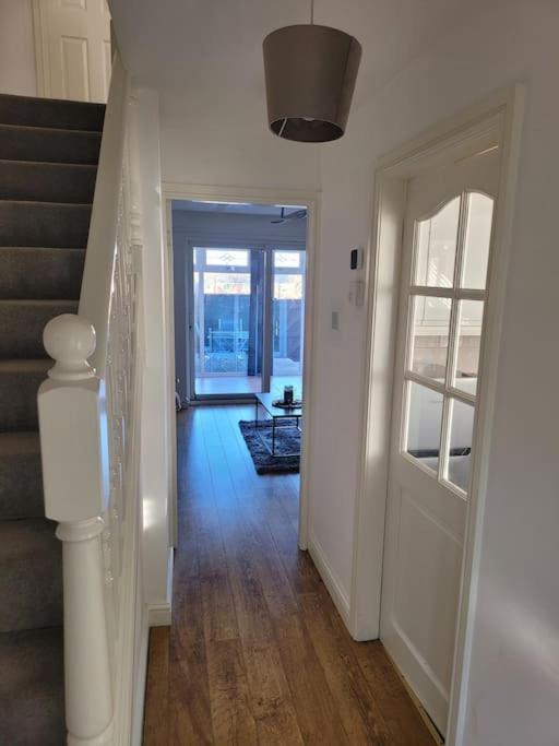 2 Bedroom End Of Terrace House Wellington  Exterior foto