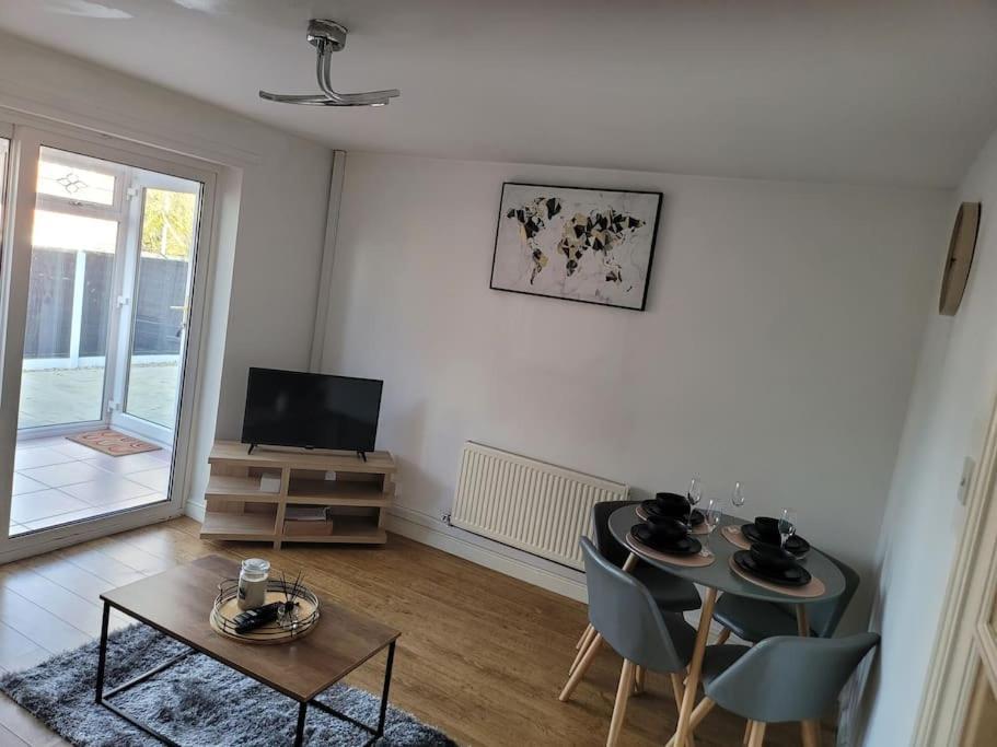 2 Bedroom End Of Terrace House Wellington  Exterior foto