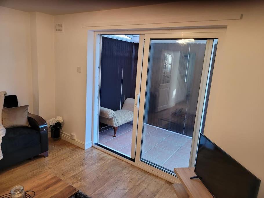 2 Bedroom End Of Terrace House Wellington  Exterior foto